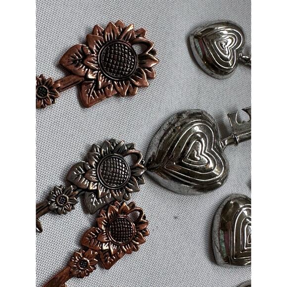 Set of 2 Vintage Pewter 8 Measuring Spoons Sunflowers And Hearts Silver & Bronze - Picture 8 of 8